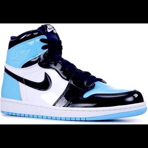 looking for the shoes  $200 women’s  6.5 men  5